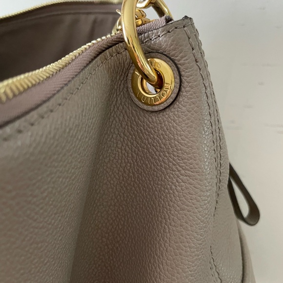 Authentic Louis Vuitton Monogram Empreinte Maida Hobo Purse - Picture 4 of 13